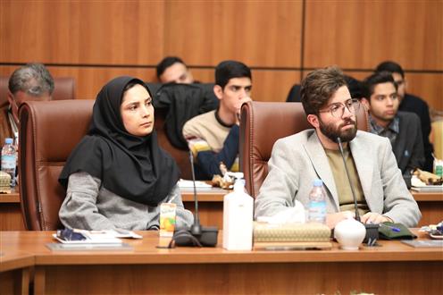 دیدار جمعی از دانشجویان دانشگاه‌های علوم پزشکی تهران با رئیس سازمان انرژی اتمی (همزمان با روز دانشجو)